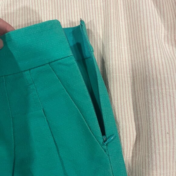 J.Crew high-rise pleated shorts with pockets - Picture 3 of 7